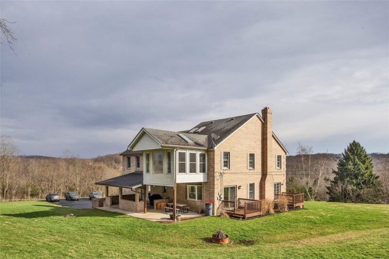 339 Lindsay Rd — photo 3