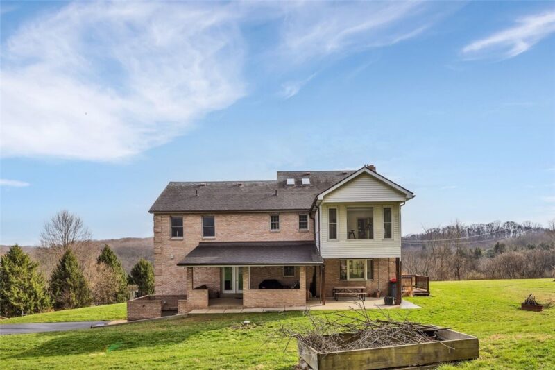 339 Lindsay Rd — photo 4