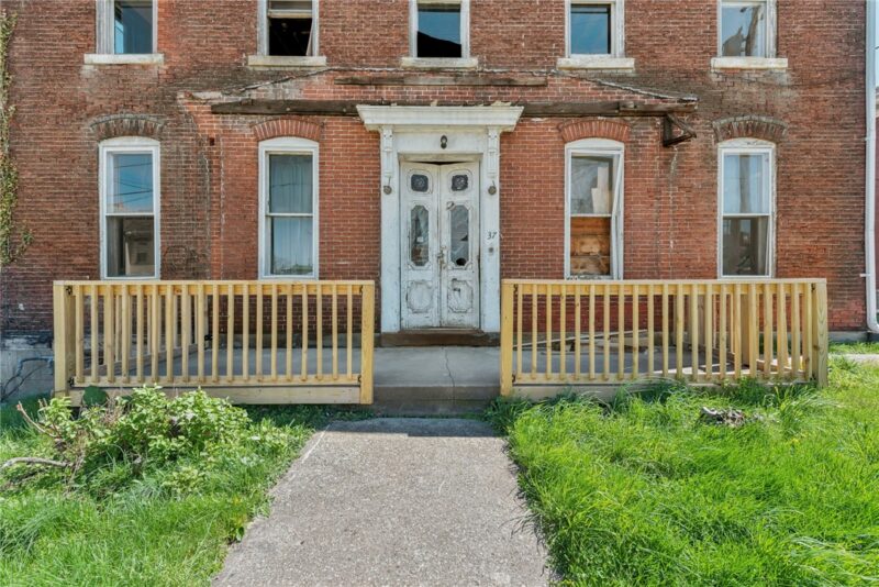 37 Division St — photo 3