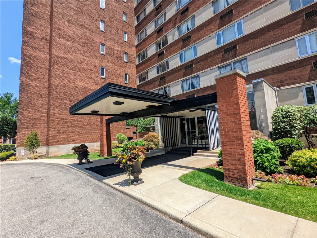 128 N Craig St 303 — photo 1