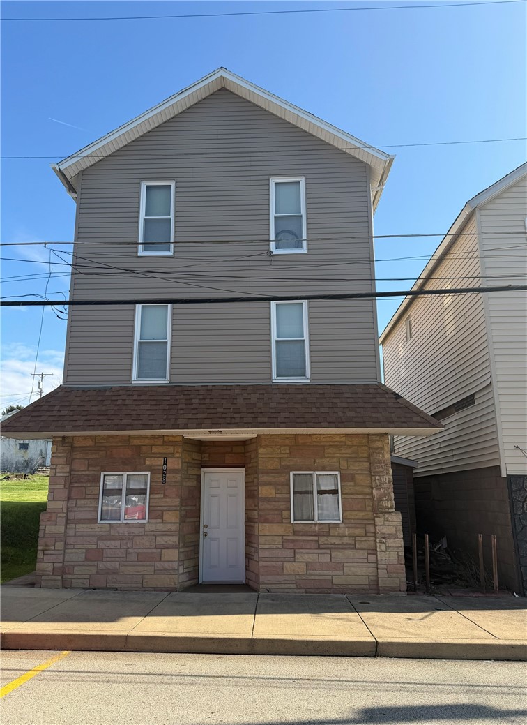 1028 Main St — photo 1