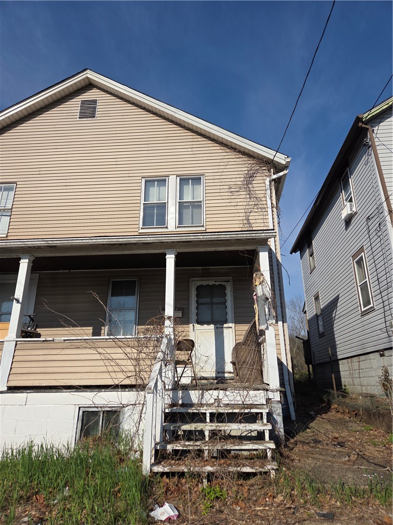 415 Sarah St — photo 2