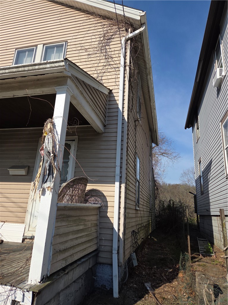 415 Sarah St — photo 3