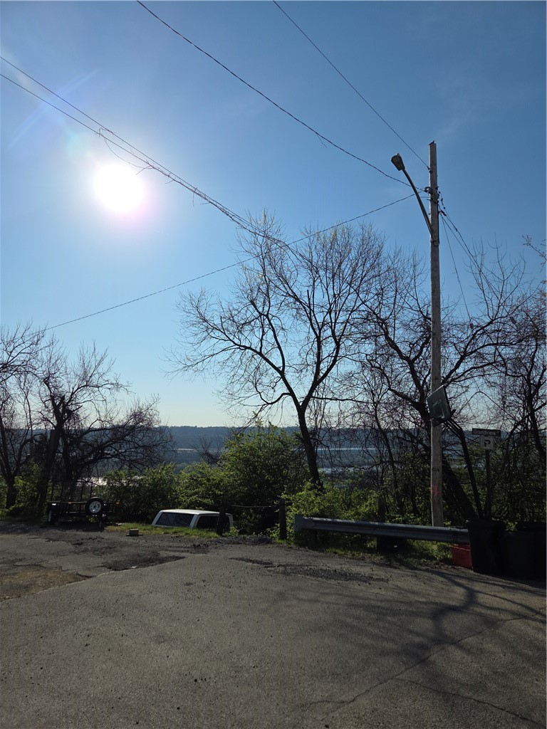 415 Sarah St — photo 4
