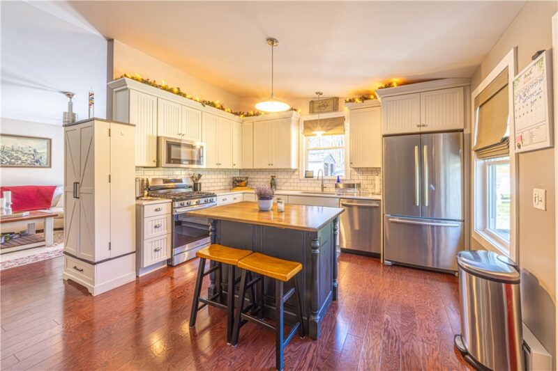 341 Taylor Rd — photo 4