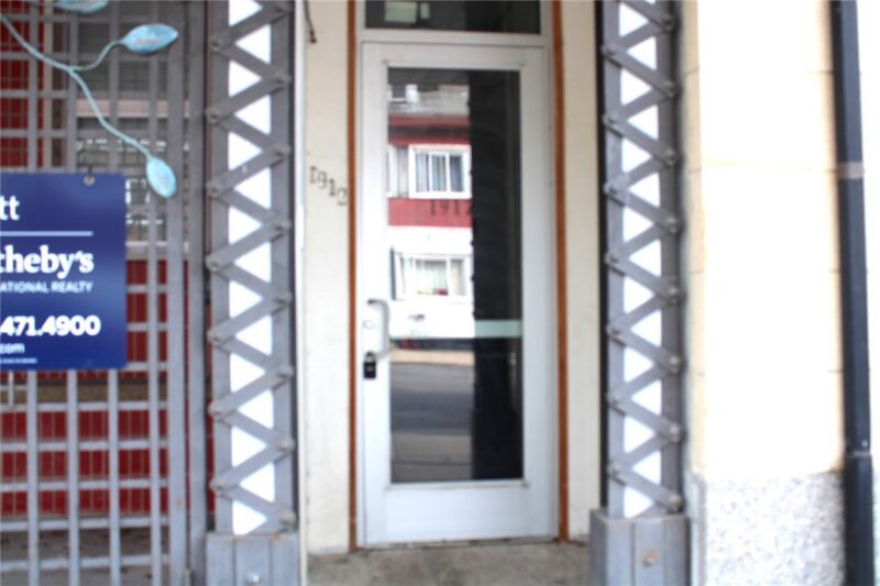 1912 Jane St 4 — photo 2