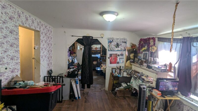 2546 Merwyn Ave — photo 5