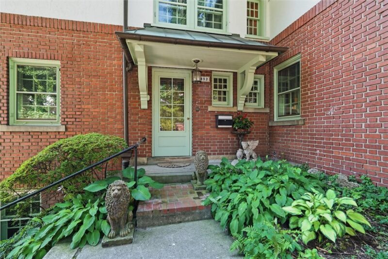 4352 Centre AVENUE — photo 3
