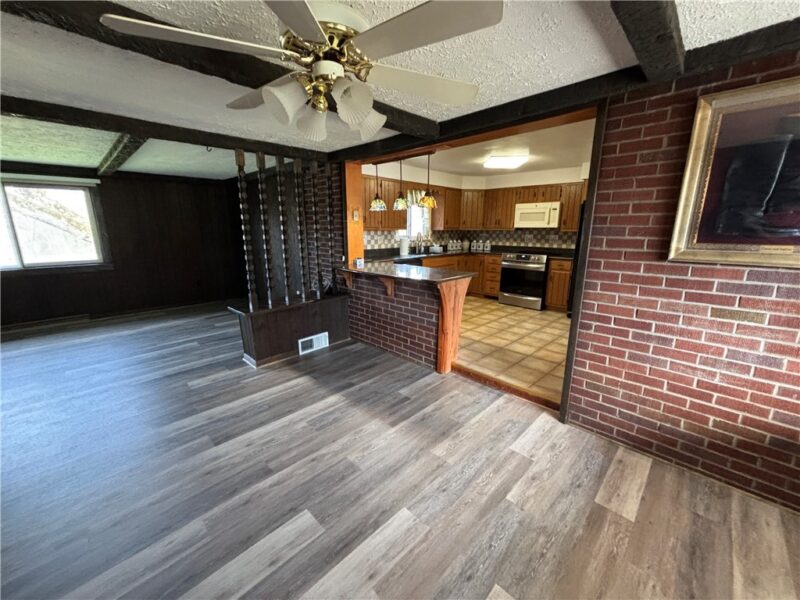 1210 W Park Rd — photo 8