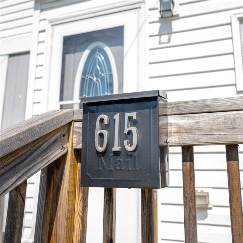 615 Broad St — photo 2