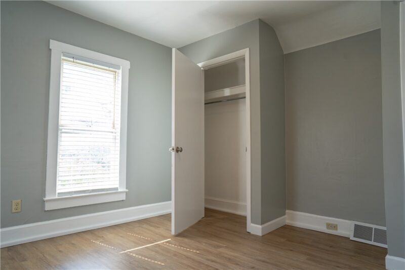 615 Broad St — photo 4