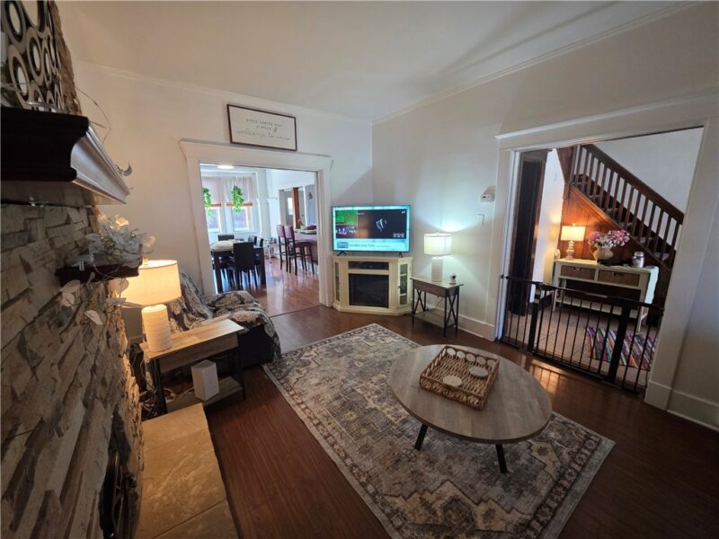 361 Gross St — photo 3