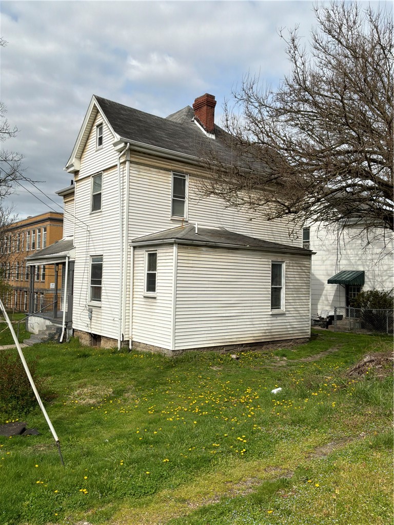 1066 Allison Ave — photo 2