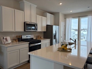 144 Sweetwater Dr — photo 2