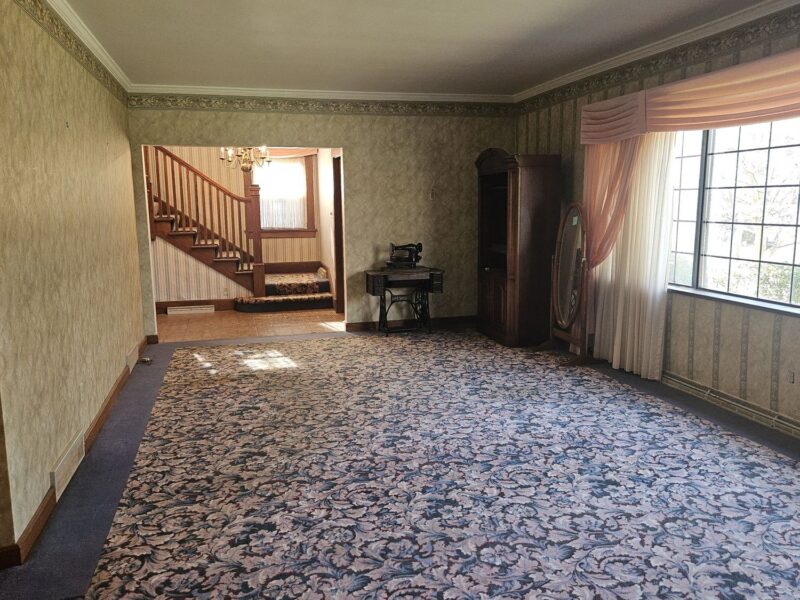 705 Laughlin AVENUE — photo 5