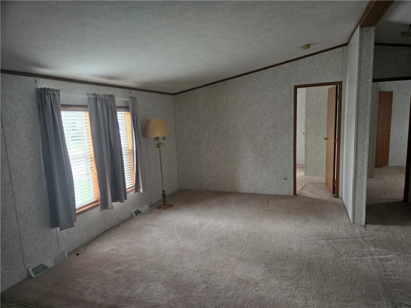 703 Dauphin Dr — photo 3