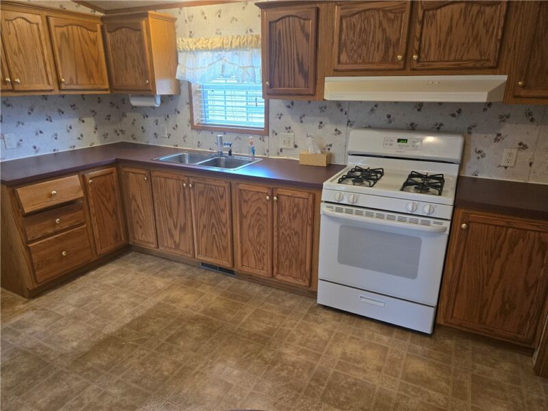 703 Dauphin Dr — photo 7