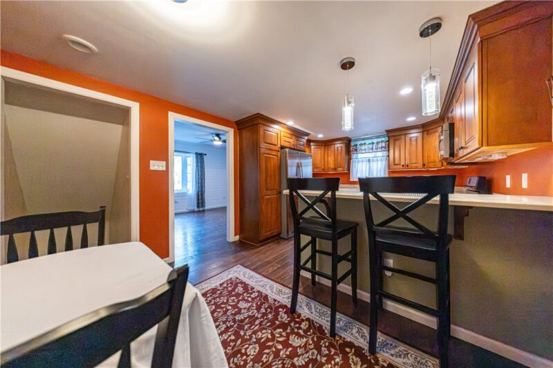 1120 Clare Ave — photo 2