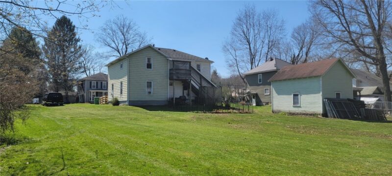 437-439 Penn St — photo 3
