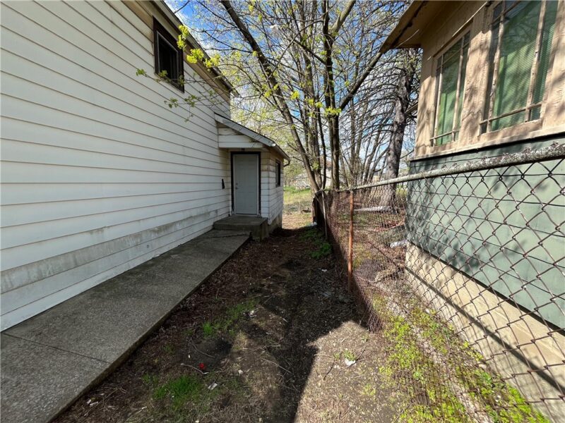 439 Malleable St — photo 4