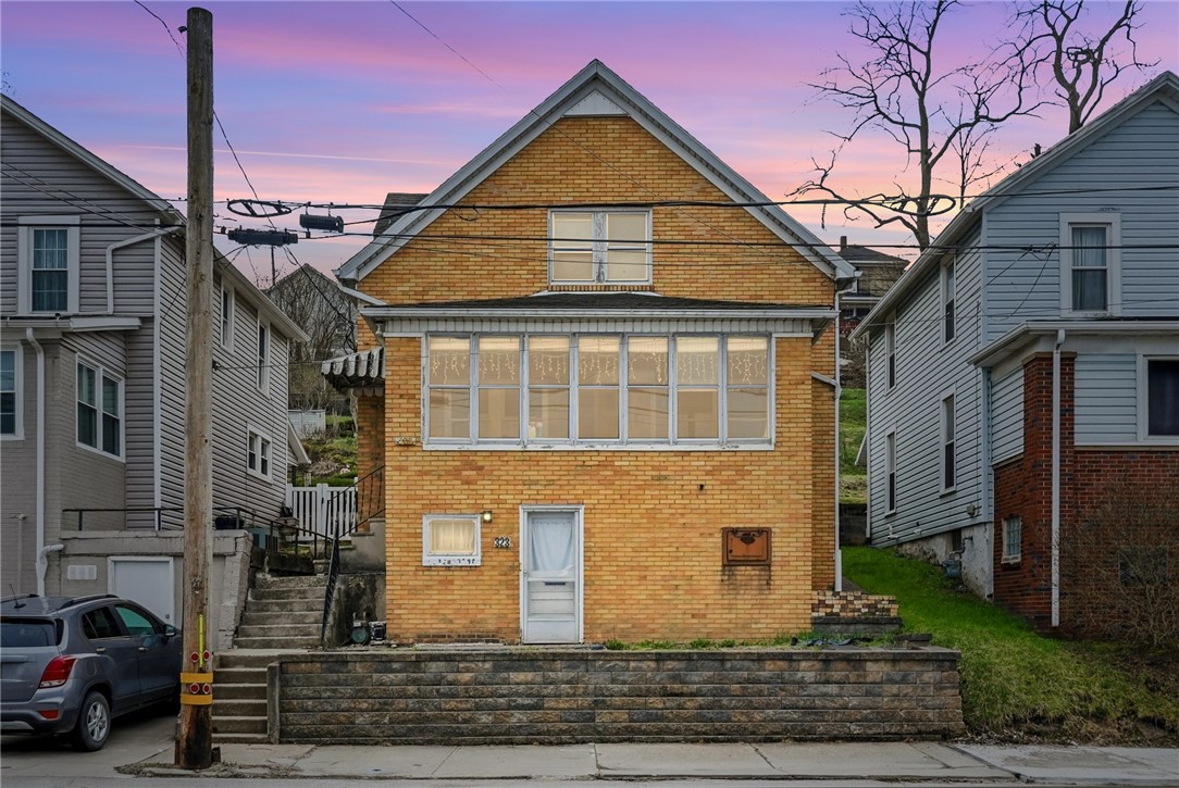 323 Hillside Ave — photo 1