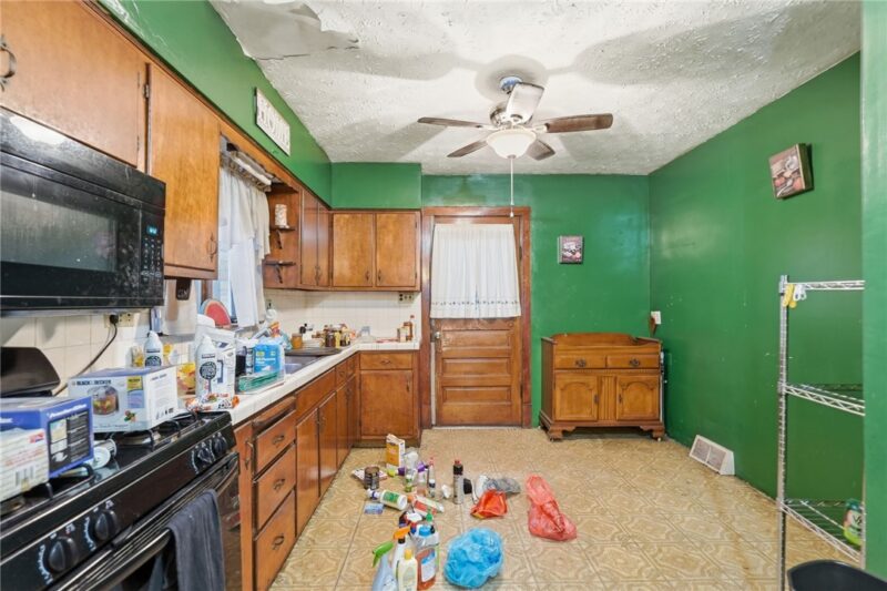 323 Hillside Ave — photo 8