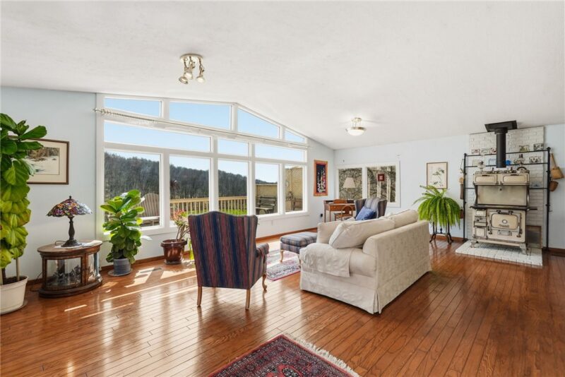 20 Walker Rd — photo 2