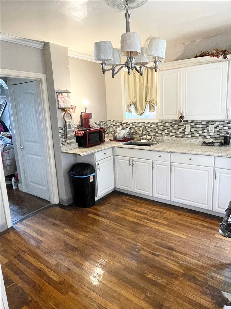 1735 Broadway Ave — photo 3