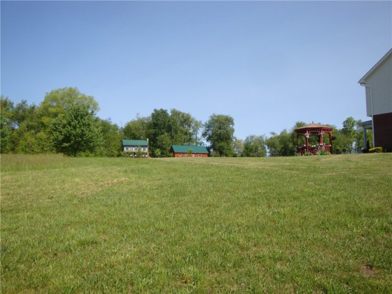 715 Victoria Way — photo 2