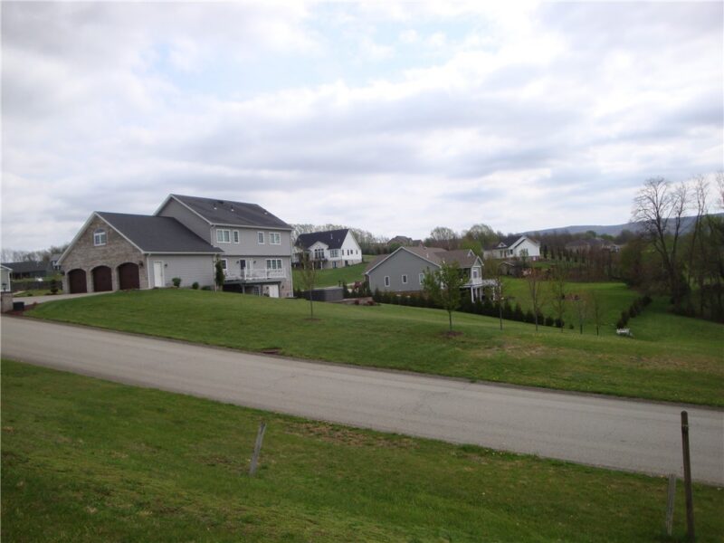 715 Victoria Way — photo 3