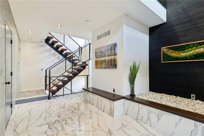 646 Science Street — photo 4