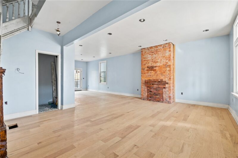 5419 Broad St — photo 4
