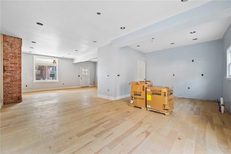 5419 Broad St — photo 8