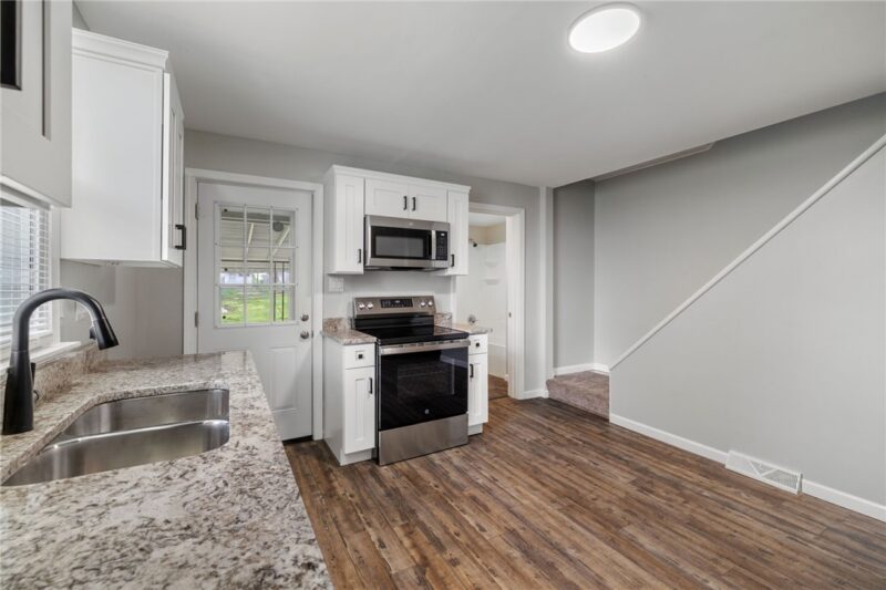 1213 Finch Street — photo 5