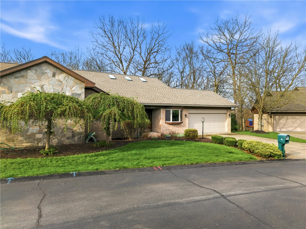180 Oakview Dr — photo 1