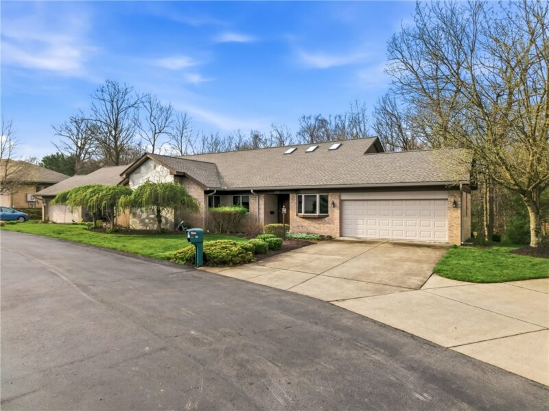 180 Oakview Dr — photo 2