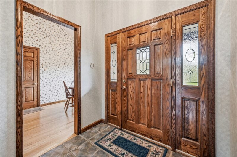 180 Oakview Dr — photo 3