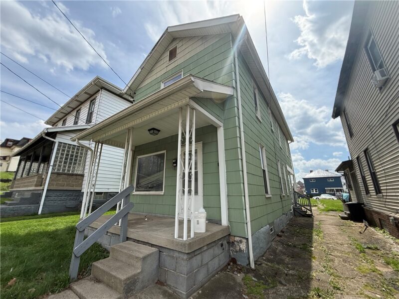 308 E Division St — photo 2