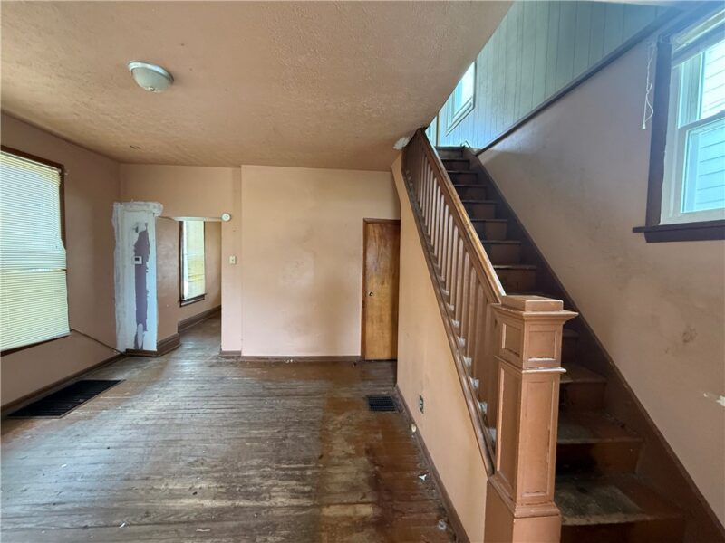 308 E Division St — photo 7