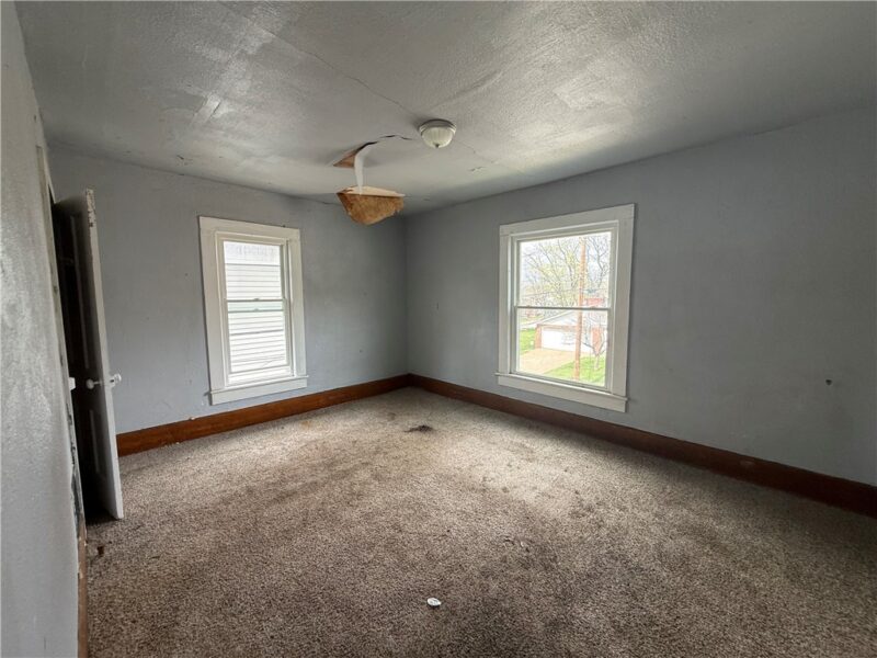 308 E Division St — photo 8