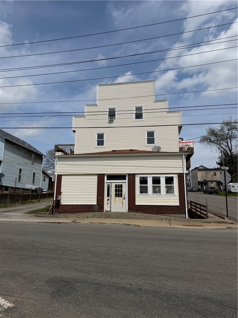 1000 Grant Avenue — photo 1