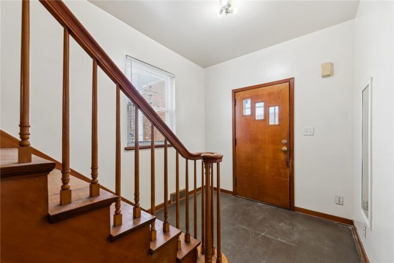 823 FALLOWFIELD AVE — photo 3