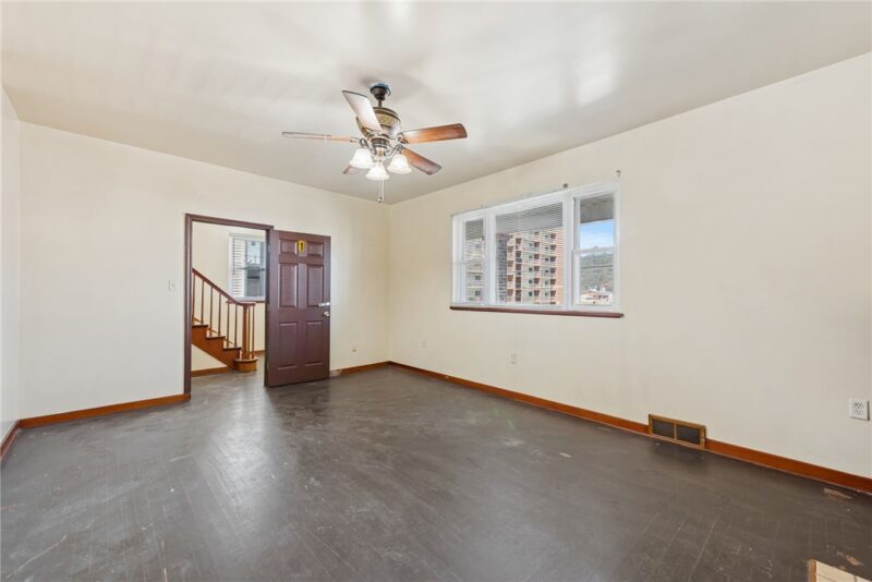 823 FALLOWFIELD AVE — photo 5