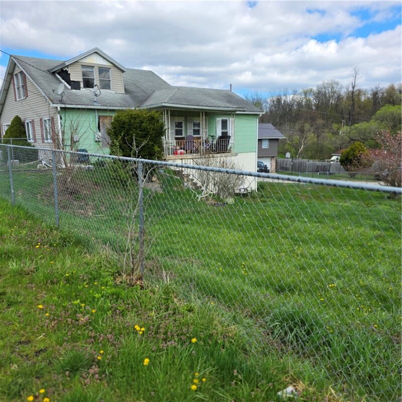 212 Fayette Ave — photo 3