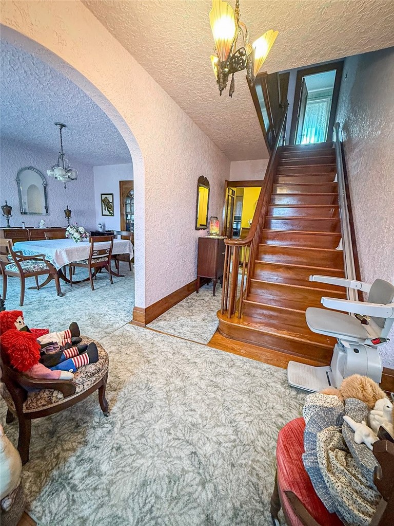221 E Muntz Ave — photo 4