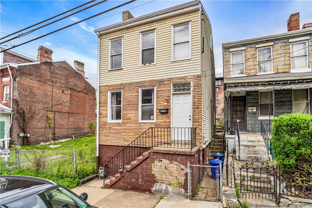 516 Armandale St — photo 1