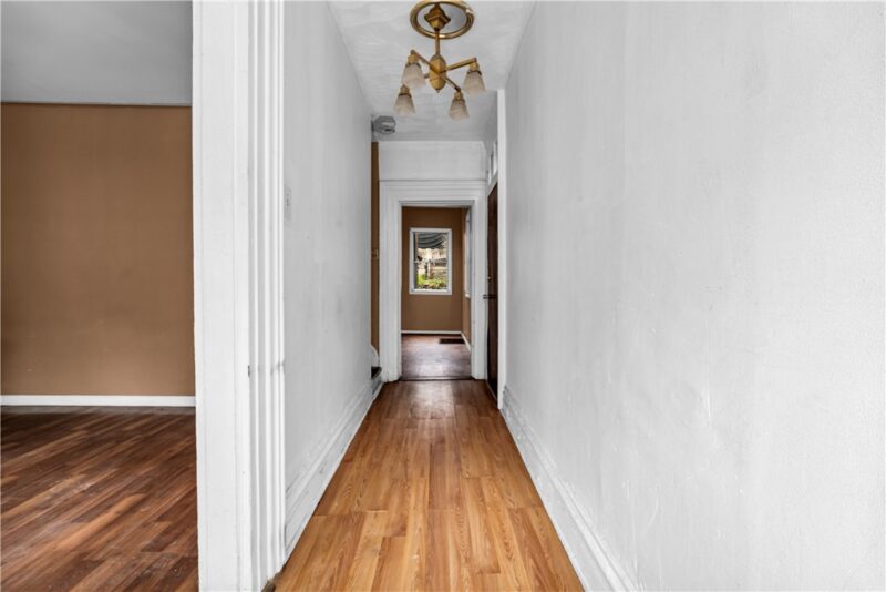 516 Armandale St — photo 2