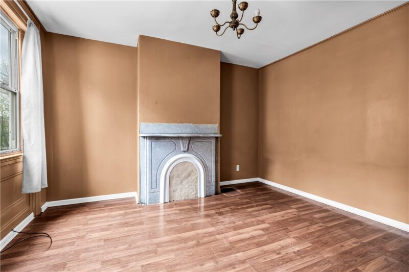 516 Armandale St — photo 3