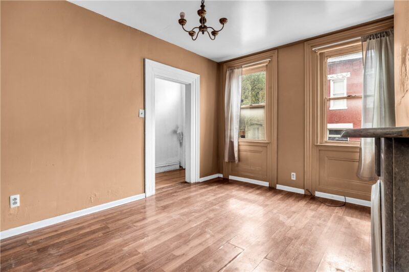 516 Armandale St — photo 5