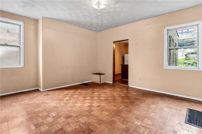 516 Armandale St — photo 6